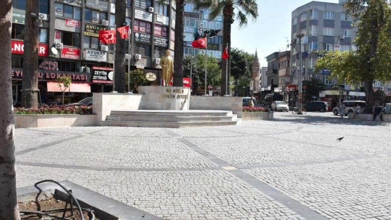 Edremit'in Meydanı Yeni Görüntüsüne Kavuştu