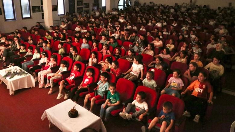 Balıkesir'in Kırsal Mahallelerinde Tiyatro Coşkusu