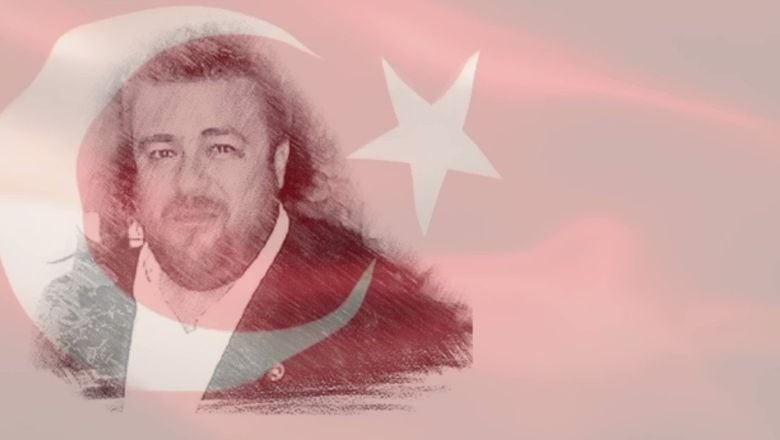 Mahmut Eren Kızılay Caddesi üzerinde telefonla konuştuğu esnada yere yığıldı