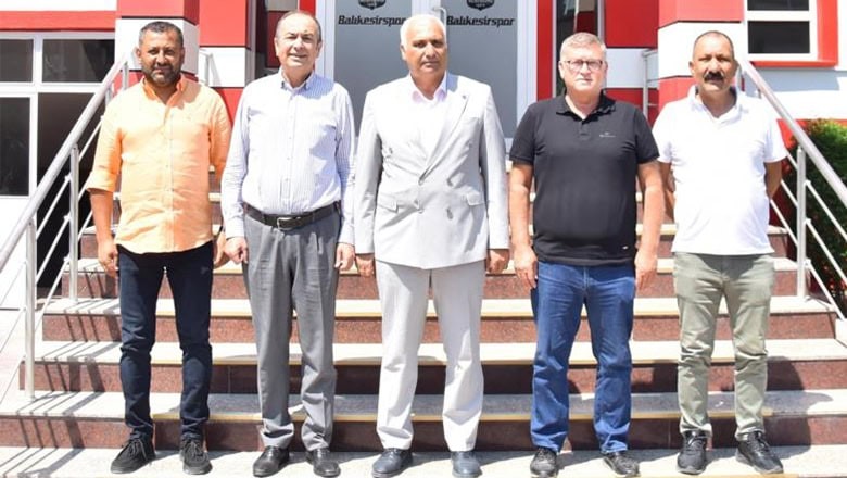 Başkan Yardımcısı Derdiman'dan Balıkesirspor'a Ziyaret Başkan Yardımcısı Derdiman'dan Balıkesirspor'a Ziyaret