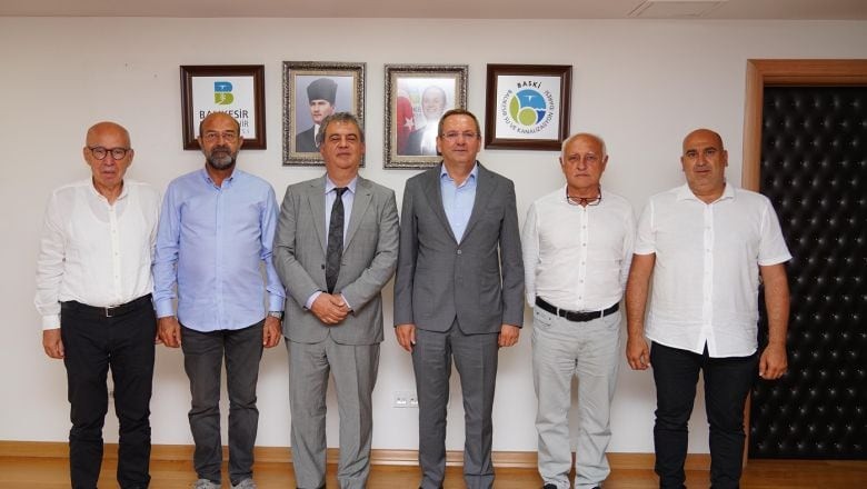 Ayvalık 'Acil Çözüm' İçin Toplandı