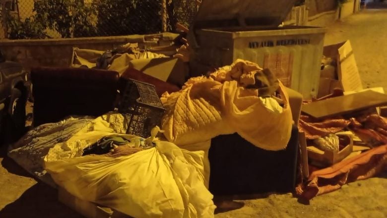 Ayvalık Belediyesi'nden Uyarı: "Tüm Eviniz Çöp Konteynerlerine Sığmaz!"