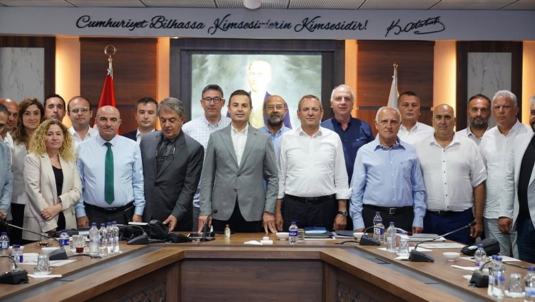 Balıkesir Büyükşehir Belediye Başkanı Ahmet Akın, daire başkanlarına verdiği talimatlarla sürecin hızlandırılacağını belirtti Balıkesir Büyükşehir Belediye Başkanı Ahmet Akın, daire başkanlarına verdiği talimatlarla sürecin hızlandırılacağını belirtti