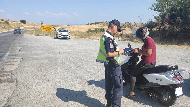 Balıkesir'de Motosiklet Denetimi Sürüyor Balıkesir'de Motosiklet Denetimi Sürüyor