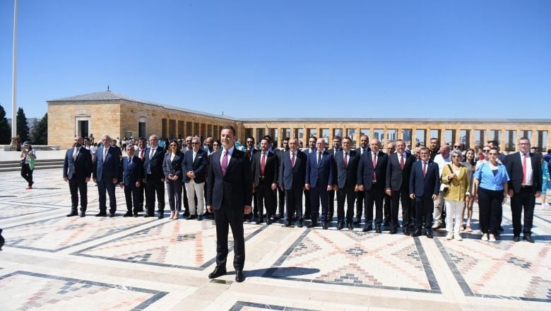 Balıkesir'in Milletvekilleri ve Başkanları Ata'nın Huzurunda