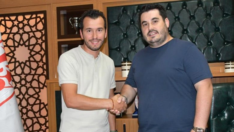 Daha önce kulübümüzün her kademesinde görev almış hocamıza yeni görevinde başarılar dileriz Daha önce kulübümüzün her kademesinde görev almış hocamıza yeni görevinde başarılar dileriz