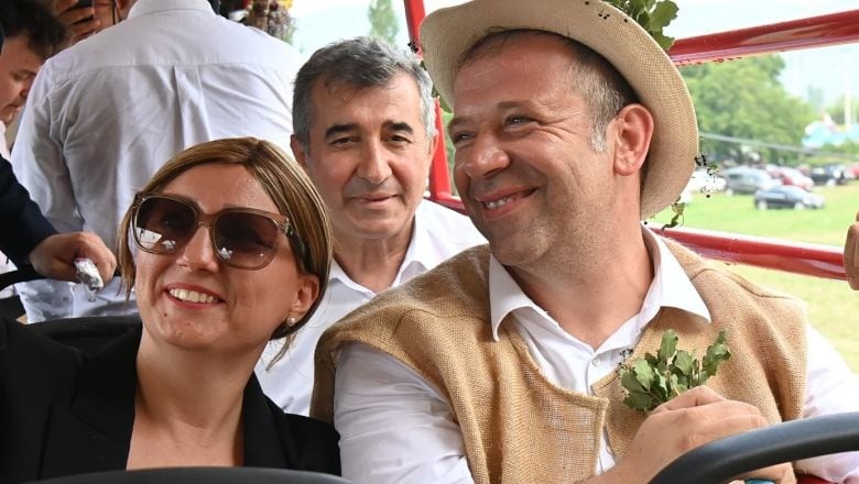 Başkan Bağcı'dan Romantik Paylaşım
