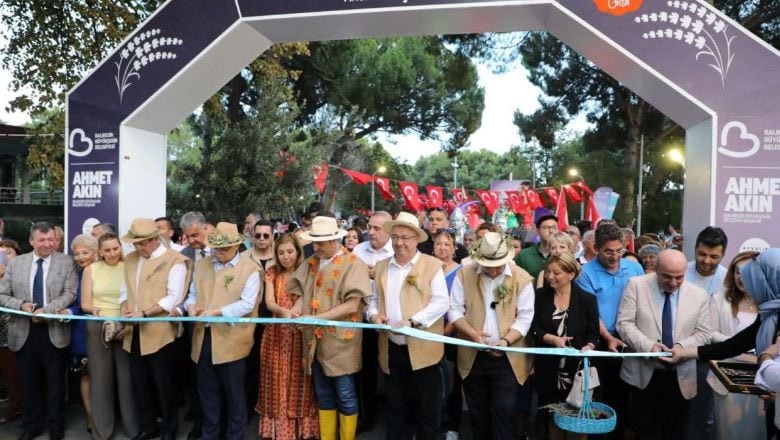 Başkan Ertaş Festivali Şiirle Duyurdu