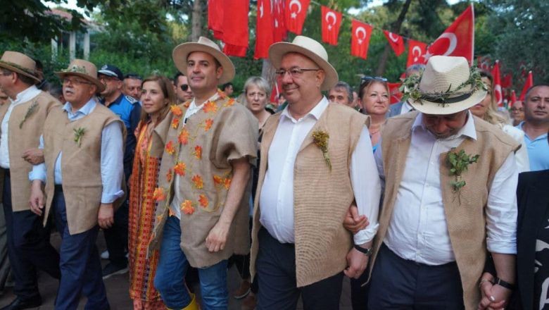 Başkan Ertaş Festivali Şiirle Duyurdu