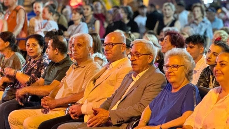 Dansın Ritmi Erdek'te Yankılandı