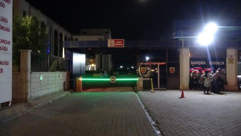 Depremde Yıkılan Evin Temelinde Ceset Bulundu