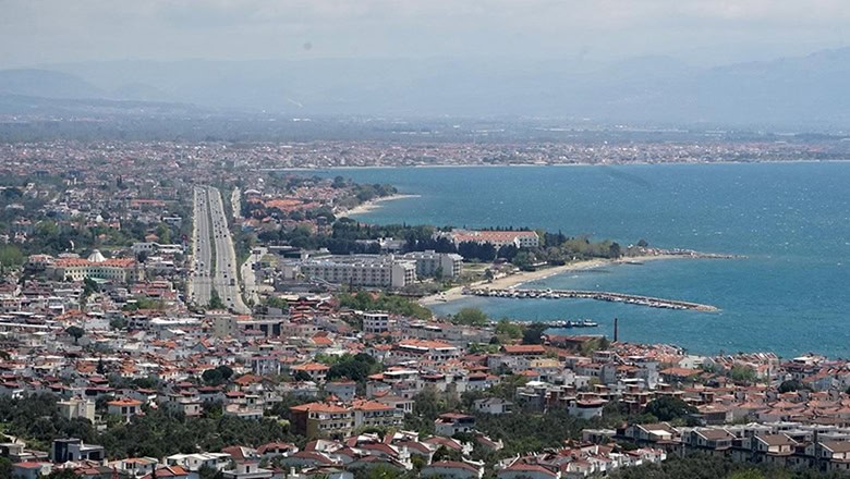 Edremit: Tarih ve Doğanın Kucaklaştığı Cennet Edremit: Tarih ve Doğanın Kucaklaştığı Cennet