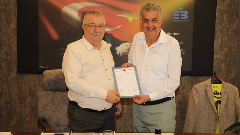 Zeytinli Mahallesi'nde 2023 yılında yapılan yanlış tahsisi düzelterek, eski düğün salonu ve arşiv binasının yer aldığı alanı geri kazandı Zeytinli Mahallesi'nde 2023 yılında yapılan yanlış tahsisi düzelterek, eski düğün salonu ve arşiv binasının yer aldığı alanı geri kazandı