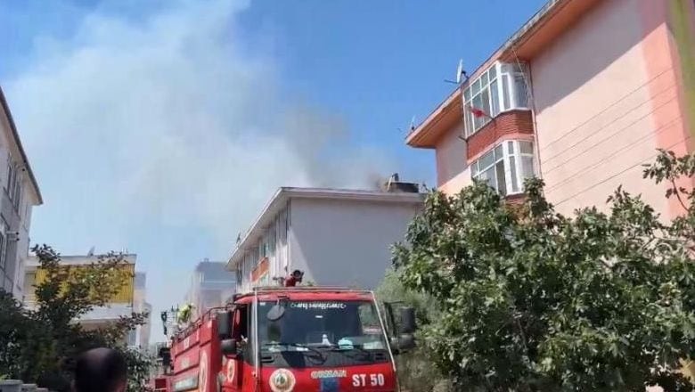 Gönen'de Yangın! Çatı Küle Döndü