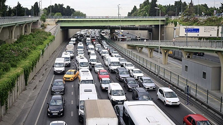 Haliç Köprüsü'nde Asfalt Çalışması Trafiği Yoğunlaştırdı