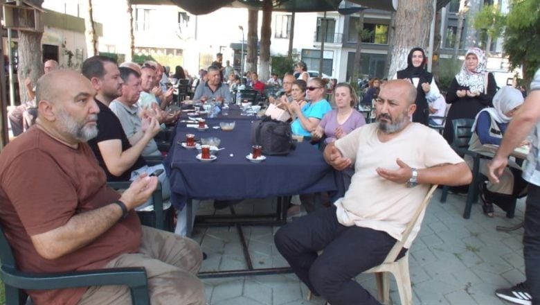 Kadın Muhtar Aşure İçin Kolları Sıvadı