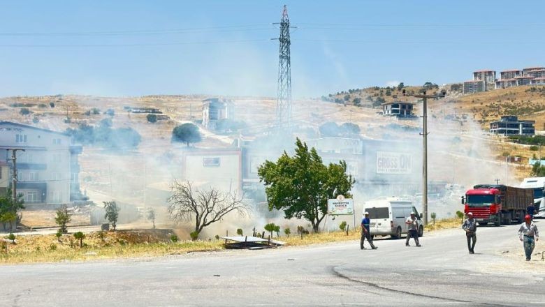 Kuru Otlar Alev Aldı! Korkutan Yangın