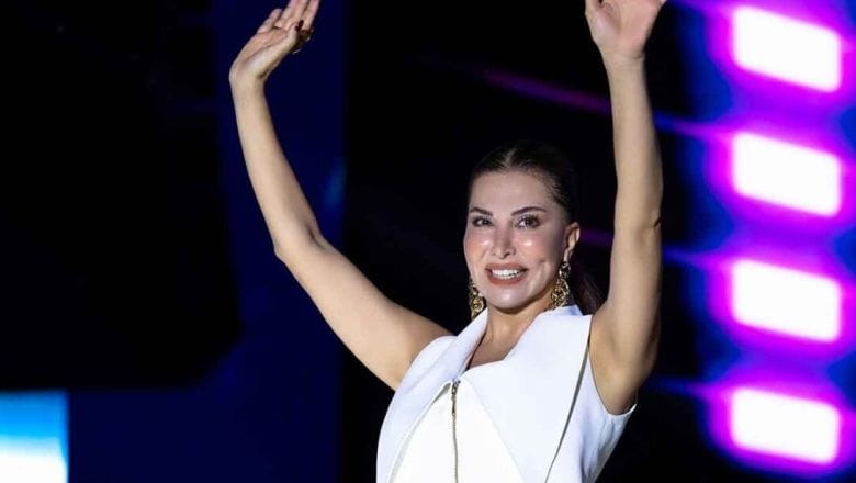 Şarkıcı Ebru Yaşar 100 Bin Seyirciyle Buluştu