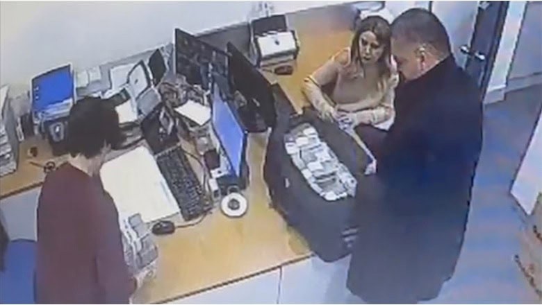 Yüksek karlı gizli fon dolandırıcılığı davasında savcılık, Erzan'ın alıkonulma iddialarına ilişkin yürütülen soruşturmada yeterli delil bulamadı Yüksek karlı gizli fon dolandırıcılığı davasında savcılık, Erzan'ın alıkonulma iddialarına ilişkin yürütülen soruşturmada yeterli delil bulamadı