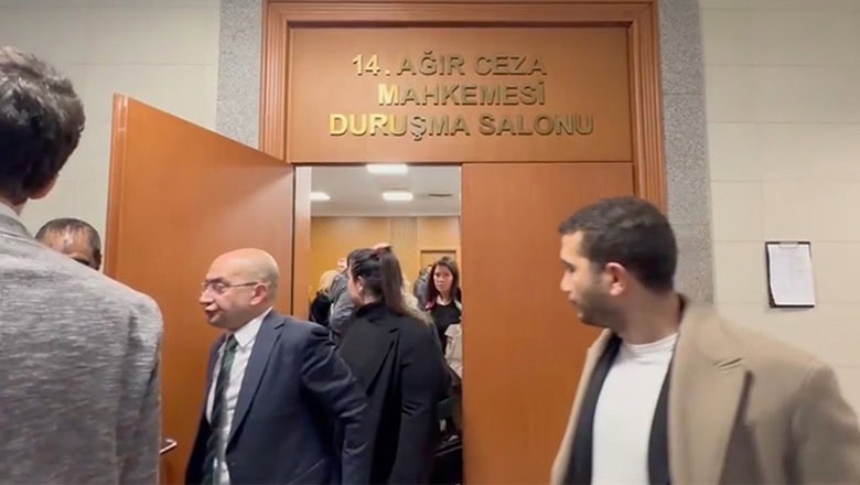 Seçil Erzan'ın Denizbank yetkilileri tarafından alıkonulduğu yönünde iddiada bulunduğu belirtildi Seçil Erzan'ın Denizbank yetkilileri tarafından alıkonulduğu yönünde iddiada bulunduğu belirtildi