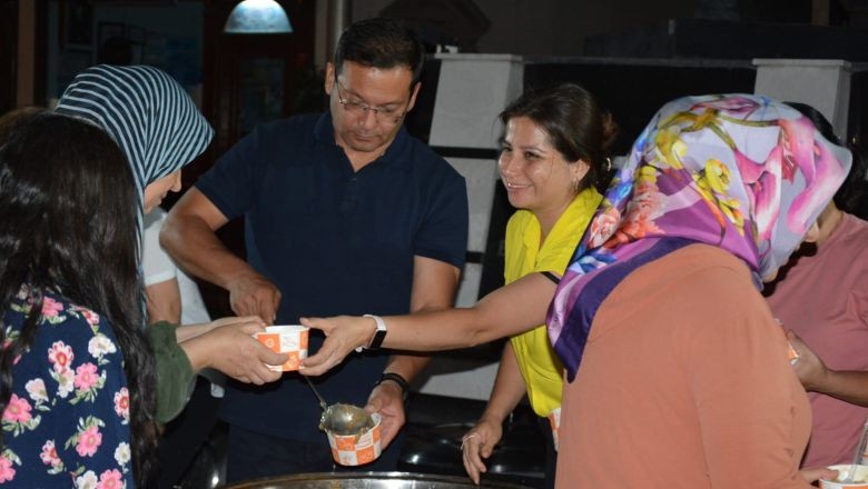 Sındırgı Belediye Başkanı Aşure Hayrı Düzenledi