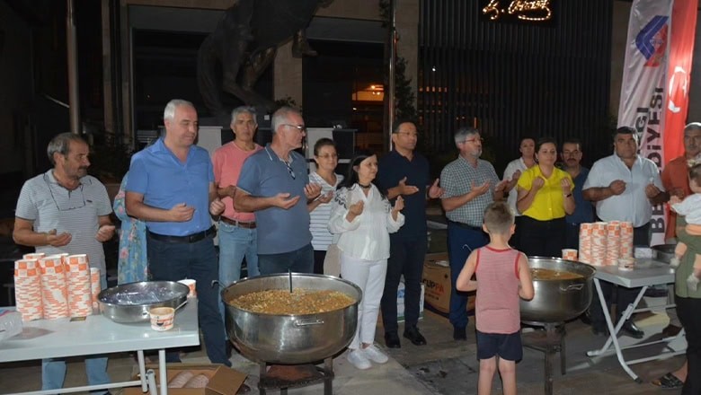 Sındırgı’da Muharrem Ayı Coşkusu Sındırgı’da Muharrem Ayı Coşkusu