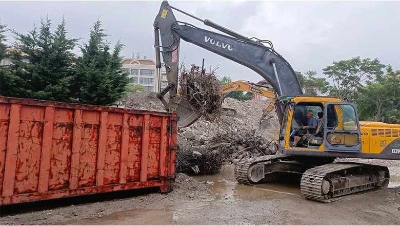 Ayrıştırma İşlemi İnşaat Alanında Yapılıyor