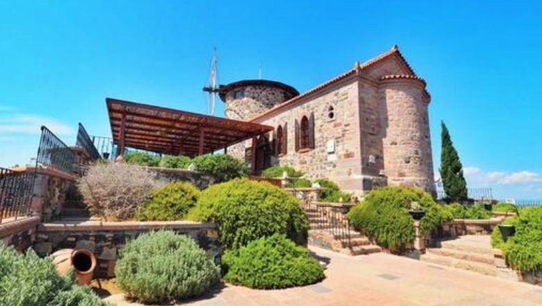 Ayvalık'ta 100 Yıllık Cami ve Kiliseler