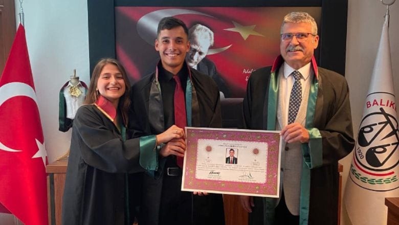 Balıkesir Barosu Yeni Avukatlara Belgelerini Verdi