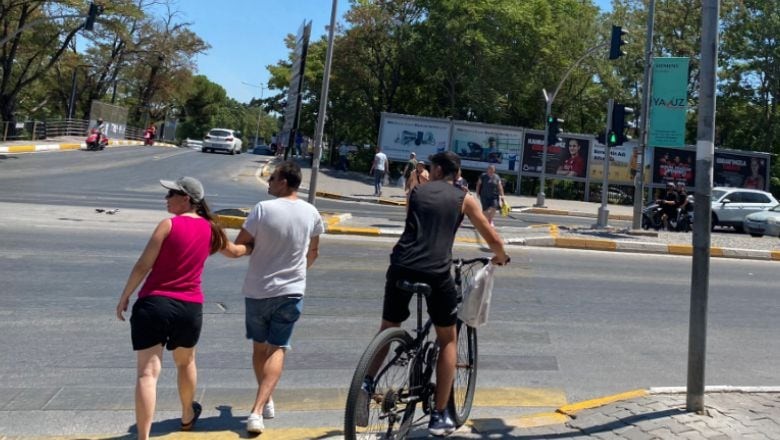 Balıkesir'deki Serin Hava Vatandaşları Dışarıya Çıkardı