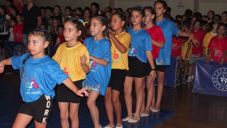 Burhaniye'de 1200 Çocuk Yazı Aktif Geçiriyor
