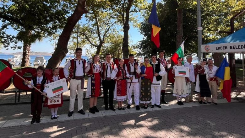 Erdek'ten Uluslararası Halk Dansçılarına Ev Sahipliği