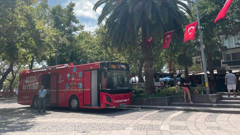 Gezici Kütüphane Bugün Erdek'te!