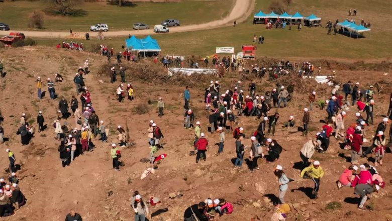 Balıkesir’de 180. Yıl Hatıra Ormanı’na Fidan Dikimi