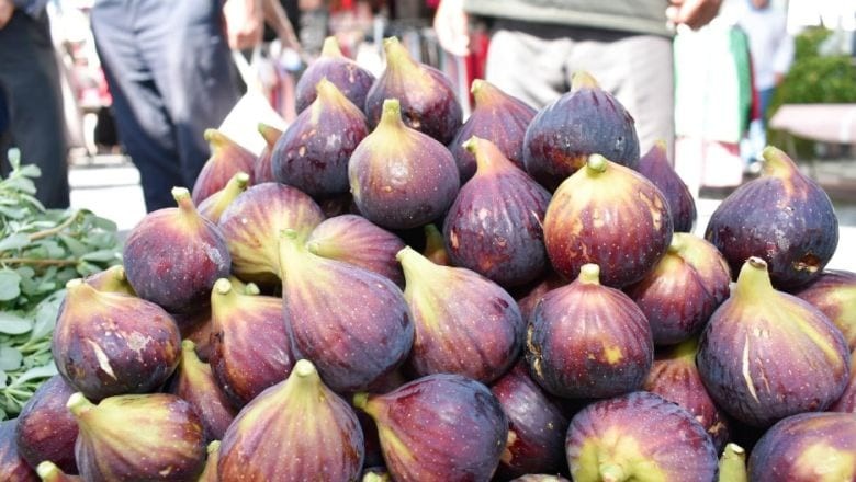 Havran'ın İncirleriyle Hazırlanan Pratik Tatlı Tarifi Havran'ın İncirleriyle Hazırlanan Pratik Tatlı Tarifi