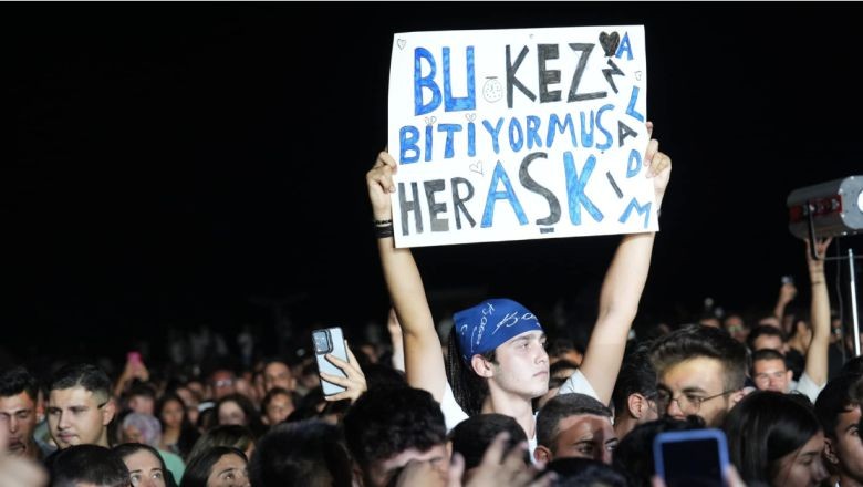 Gençlik Konseri Burhaniye'yi Coşturdu