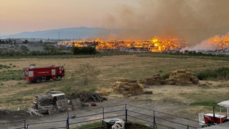 Kağıt Fabrikasında Çıkan Yangın Kontrol Altına Alınamadı