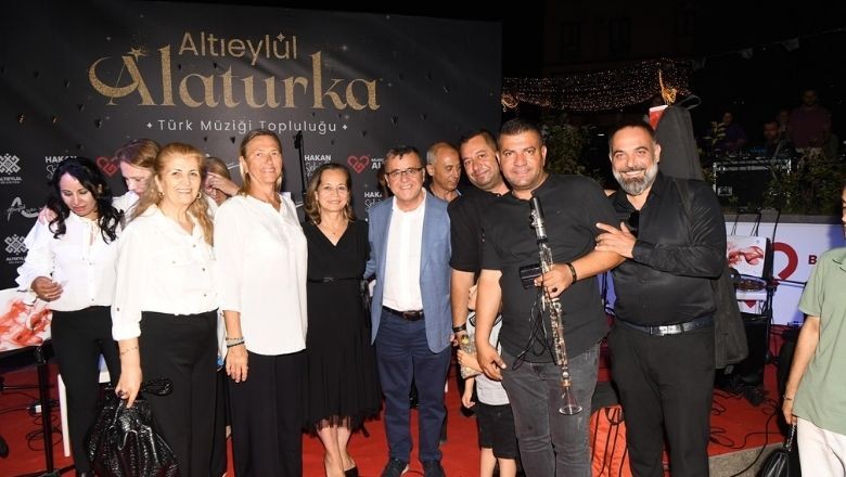 Balıkesir'de Türk Müziği Gecesi Coşturdu