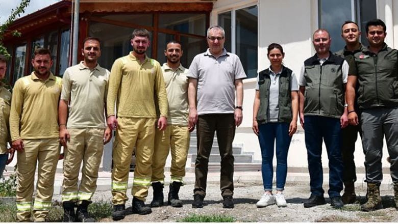 Kemal Kayıran'dan Yangın Ekibine Moral Desteği
