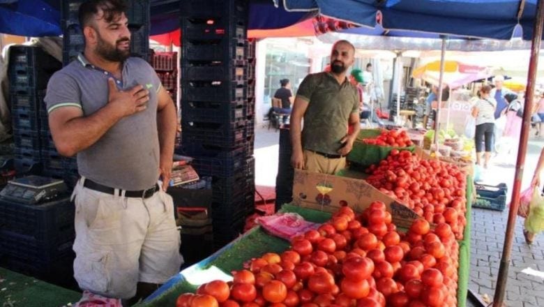 Pazar Pazarında Salçalık Domatesi Kapış Kapış Gitti