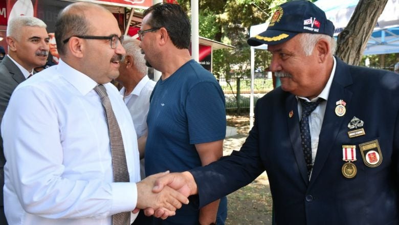 Vali Ustaoğlu Gazilere Aşure Dağıttı