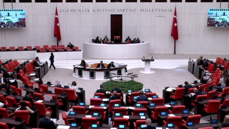 Vekil Sarı: 'Tasarrufa Saraydan Başlanmalı'