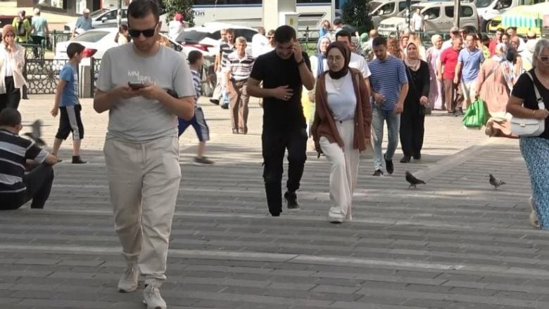 Eşi Telefonla Meşgul Olanlar Eşini Boşayabilecek!