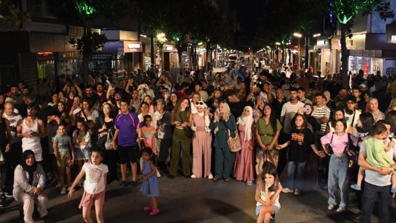 Milli Kuvvetler Caddesi'nde Sanat Akşamları Başladı