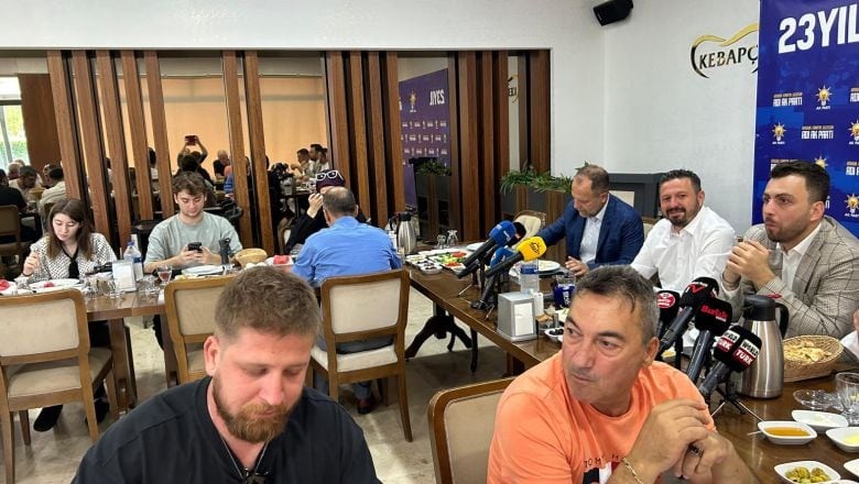 AK Parti Balıkesir'de Basınla Buluştu