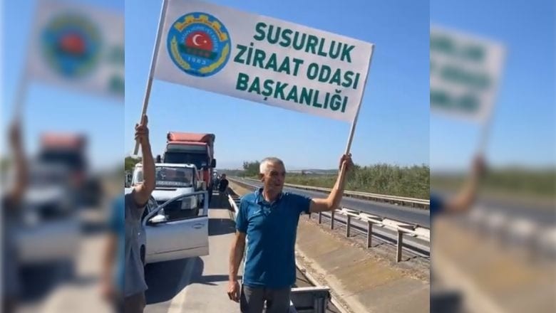 Çiftçiler Balıkesir Bursa Yolunu Kapattı