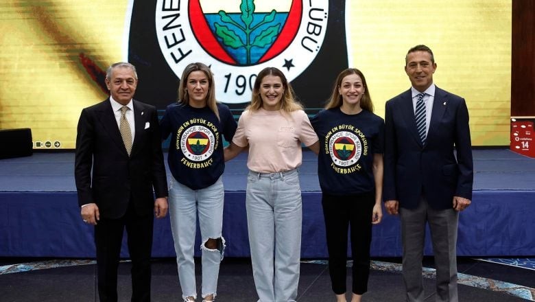 Fenerbahçe'den Balıkesirli Milli Boksör Esra Yıldız Kahraman'a Ödül