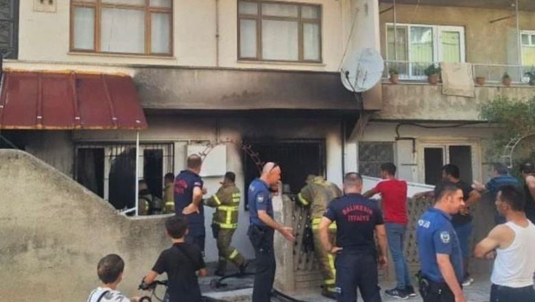 Bandırma'da Ev Yandı! Aile Hastaneye Kaldırıldı