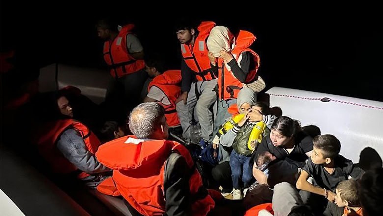 Ayvalık’ta 33 Göçmen Ölümden Döndü Ayvalık’ta 33 Göçmen Ölümden Döndü