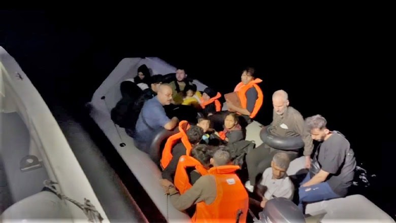 Ayvalık’ta Düzensiz Göçmen Operasyonu Ayvalık’ta Düzensiz Göçmen Operasyonu